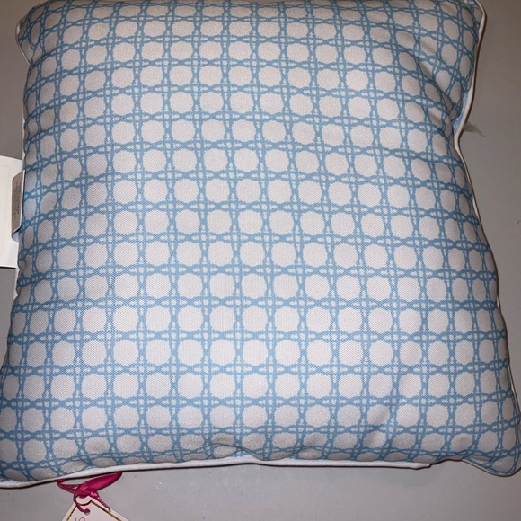 Lilly Pulitzer NWT Throw Pillow Soleil It On Me Indoor/Outdoor - Picture 7 of 12